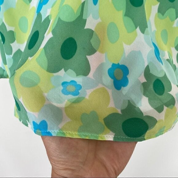 Talbots ๐ฏ silk top with v-neck & ruffle, semi sheer - Picture 6 of 9